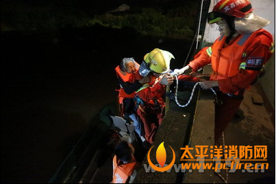宜昌三峡物流园老人被困