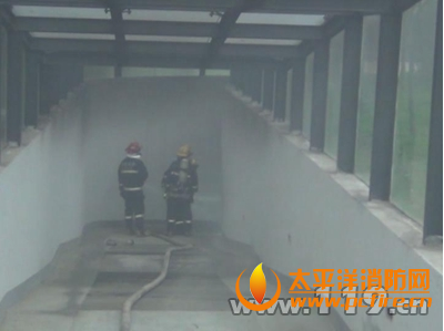 扬州高邮市居民楼地下车库起火