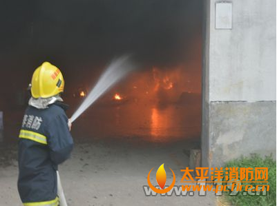 宜春市一生产厂房起火