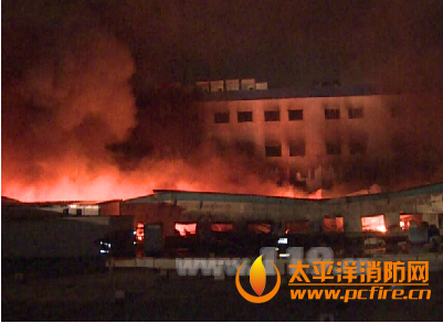 乌鲁木齐制药厂起火