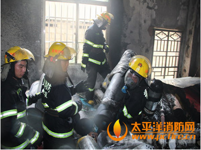 泉州一厂房仓库大火
