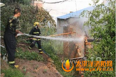 丽水云和县一民房起火