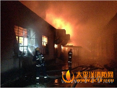 苏州一水泥厂南面工厂大火