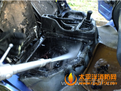 吉林省延边一装有药品面包车起火