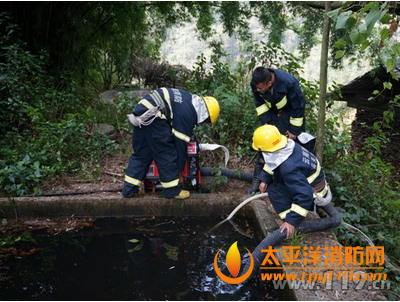 云南文山一民房起火