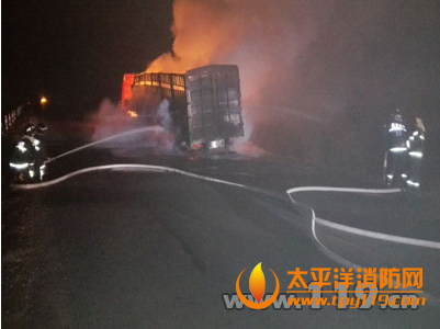 武汉一满载蓄电池货车起火
