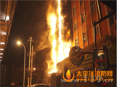 合肥一宾馆凌晨突发大火