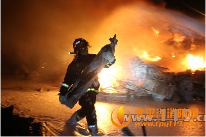 丽水一报废汽车回收站大火