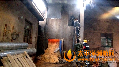 无锡一厂房起火