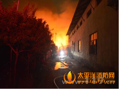 中山一灯饰厂仓库起火