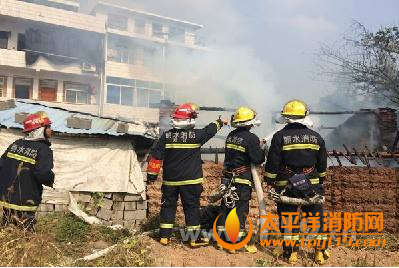 丽水一鸡棚起火