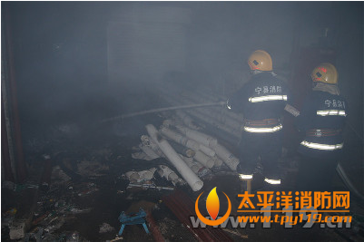 庆阳市一自建楼起火