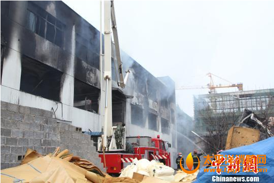 丽水一海绵仓库起火