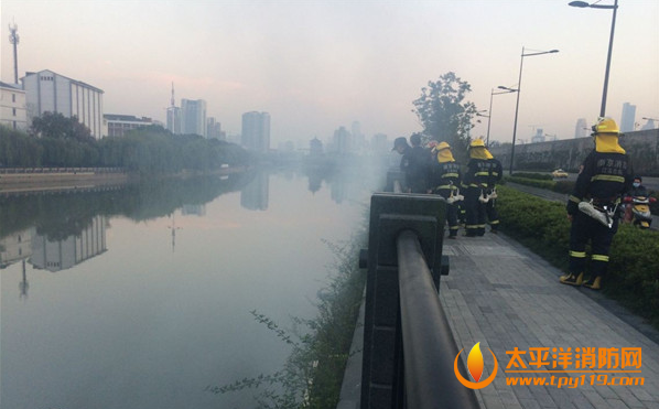 南京秦淮河河案着火