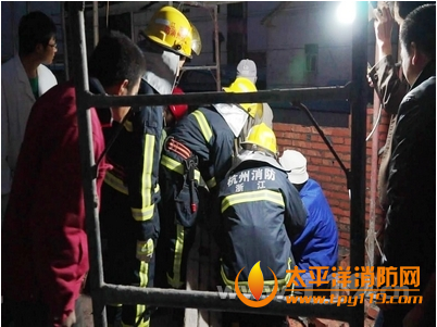 江东在建民房施工者钢筋穿身