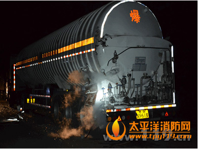 九江20吨天然气车槽罐车泄漏