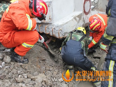 温州高架桥搭建工地倒塌