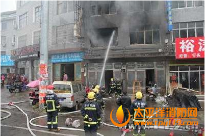 台州一坐垫厂起火