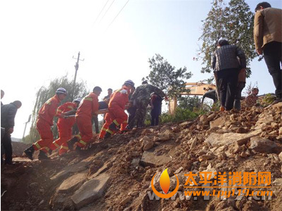 九江工地坍塌1人被埋