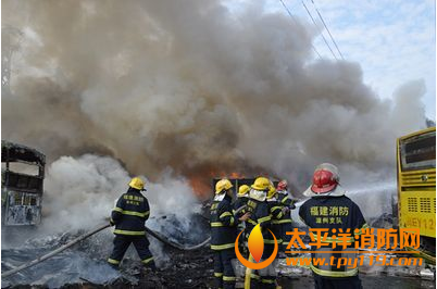 福建汽车废品回收站大火