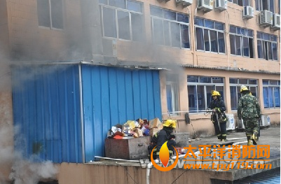丽水一酒店厨房起火