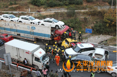 丽水330国道两车相撞