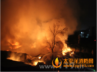 温州龙湾开发区一厂房大火