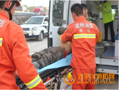 温州水泥搅拌厂施工工人被困