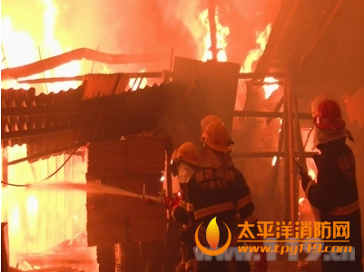 福建木材加工厂起火
