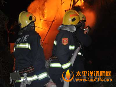 贵州黔南一民房起火