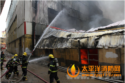 厦门市一家具厂发生火灾
