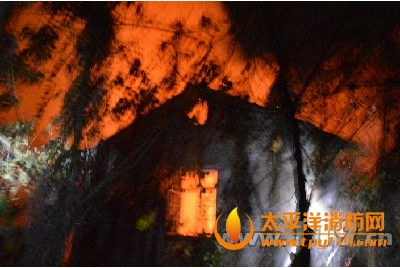 嘉兴海盐县旧的粮管着火