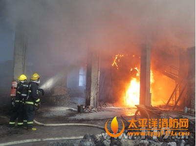 高邮市一加工厂内3吨油罐起火