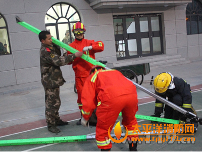 石家庄2人被困深井