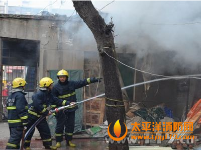 西安一小区居民楼起火