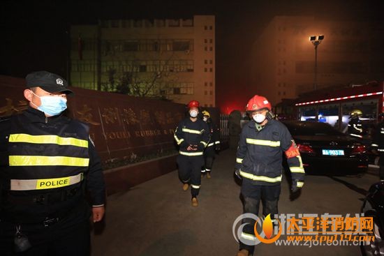杭州一橡胶企业起火 29辆消防车前往现场救援