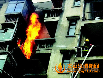 宜昌电缆厂一居民楼起火