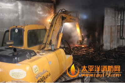 咸宁市一木材加工区大火