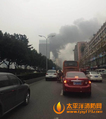 重庆菜园坝批发市场起火