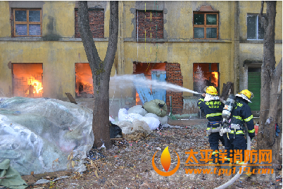 福建棉纺厂内碎布厂房大火