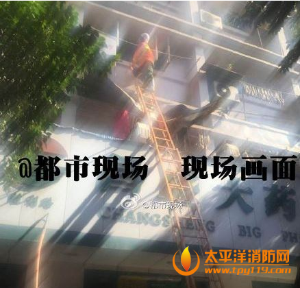 南昌市胜利北路一栋建筑突发火灾，有多人被困。