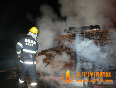 沈海高速福清宏路一货车起火