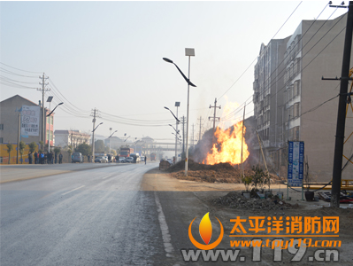 鄂州市一天然气管道泄漏起火