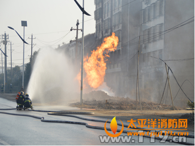 鄂州市一天然气管道泄漏起火
