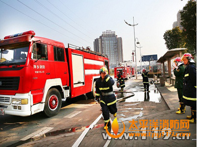 萍乡碧水华庭小区旁天然气泄漏