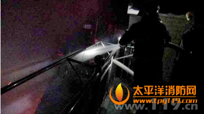 杭州春江一老房子起火