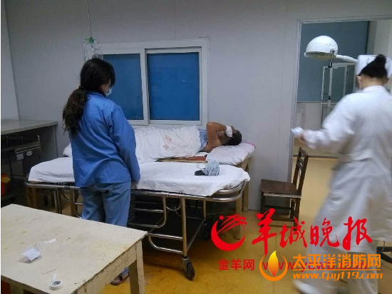 广州一在建工地脚手架坍塌14人被困