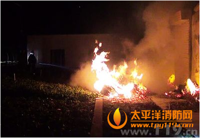 泰州一汽车厂起火