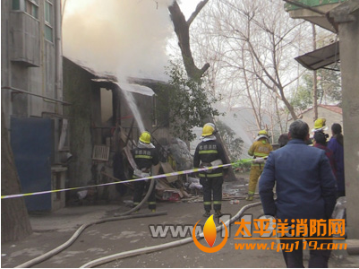 应城市一民房起火,应城消防扑救