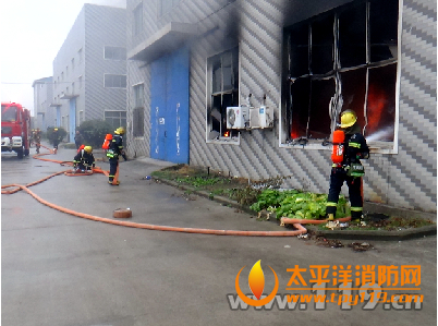 无锡一企业厂房起火